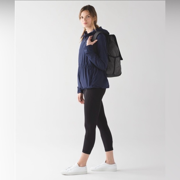 Lululemon navy Belle Jacket size 10​​​​ - Picture 3 of 11